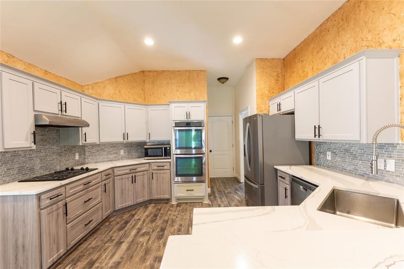 3904 Santa Cruz Street, Granbury TX 76049 - Photo 14