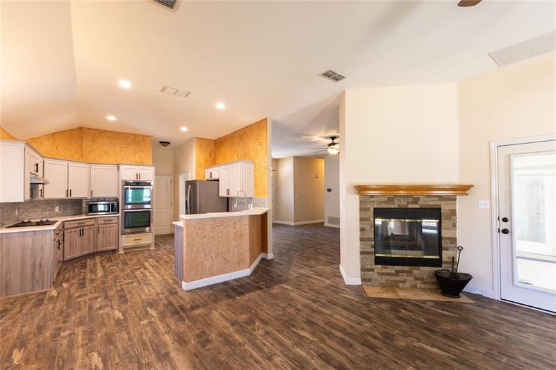 3904 Santa Cruz Street, Granbury TX 76049 - Photo 11