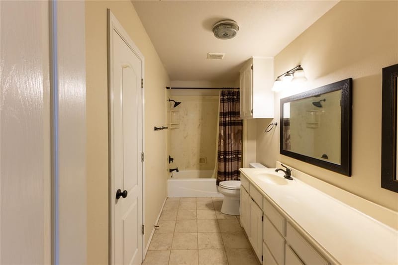 3904 Santa Cruz Street, Granbury TX 76049 - Photo 31