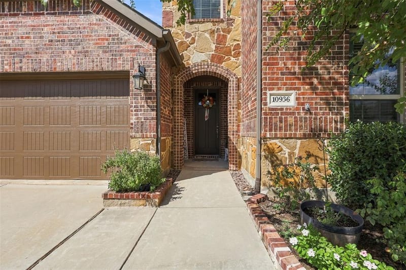 10936 Calvert Place, McKinney TX 75071 - Photo 3