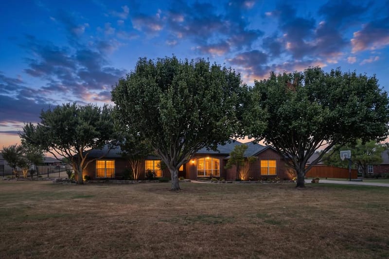 11005 Flores Trail, Crowley TX 76036 - Photo 36