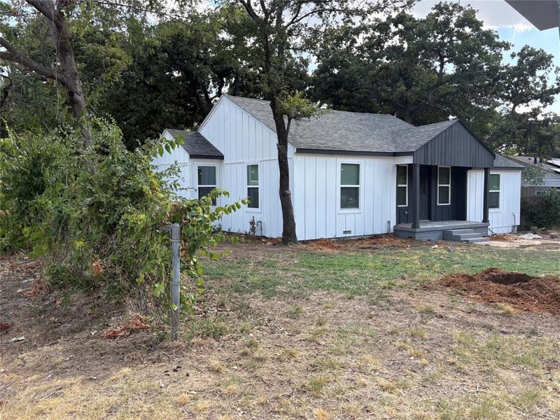 5536 Greenlee Street, Fort Worth TX 76112 - Photo 2