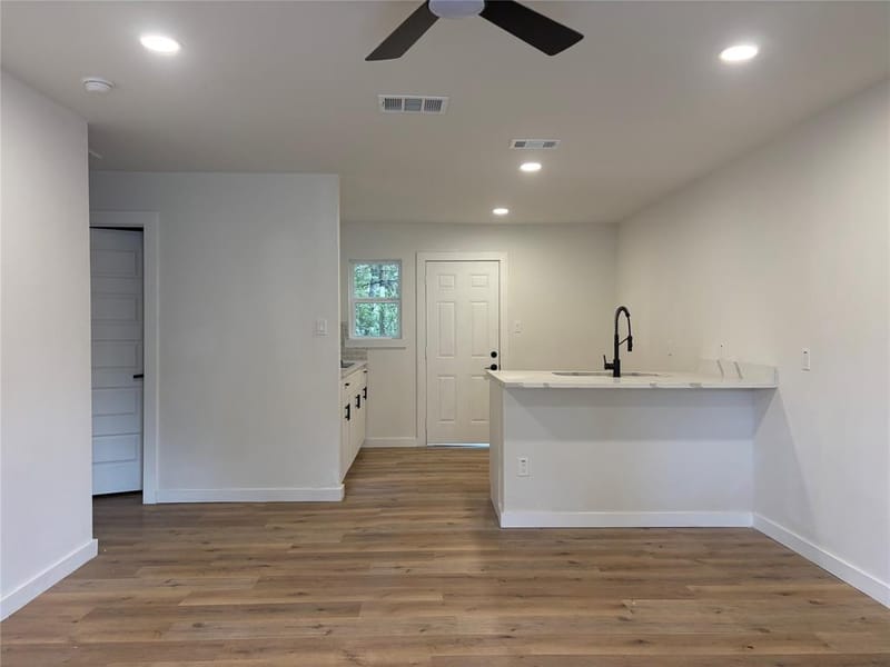 5536 Greenlee Street, Fort Worth TX 76112 - Photo 8