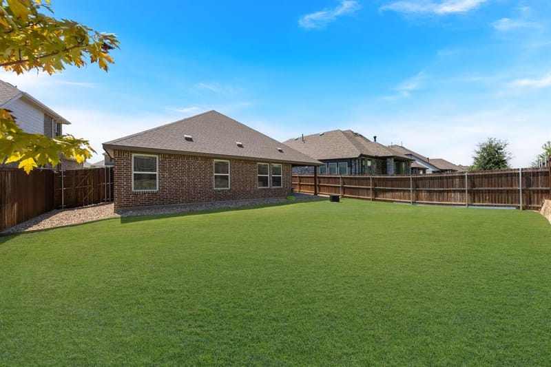 1025 Rosebay Drive, Justin TX 76247 - Photo 33