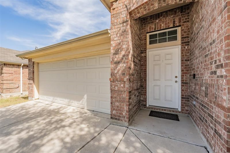 5140 Waterview Court, Fort Worth TX 76179 - Photo 2