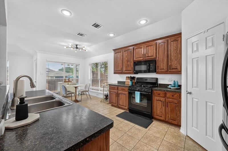 6040 Walleye Drive, Fort Worth TX 76179 - Photo 8