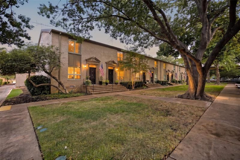 7424 W Northwest Highway # 9, Dallas TX 75225