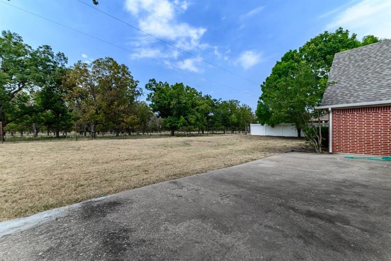 9009 Ravenswood Road, Granbury TX 76049 - Photo 22