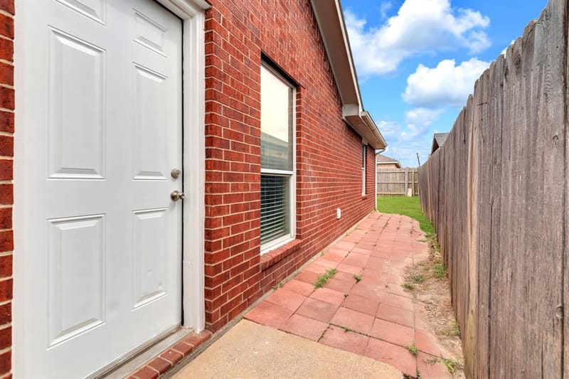 1039 Caliente Drive, Grand Prairie TX 75051 - Photo 20