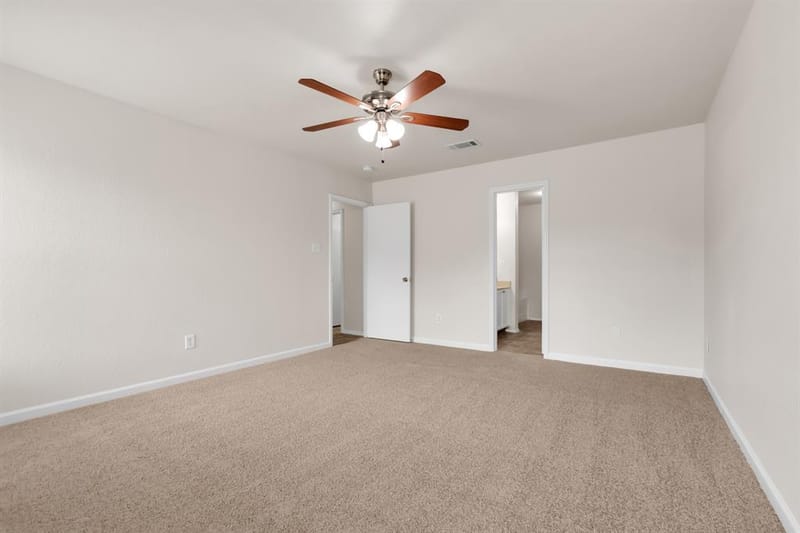 1039 Caliente Drive, Grand Prairie TX 75051 - Photo 10