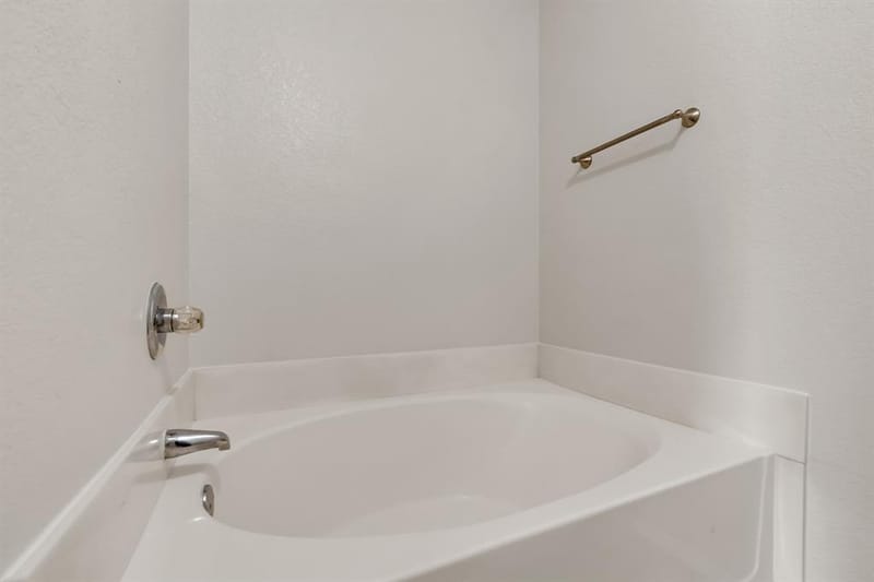 1039 Caliente Drive, Grand Prairie TX 75051 - Photo 14