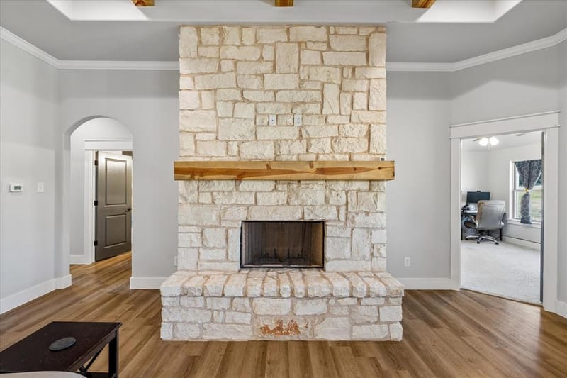10020 Valley Oak Court, Springtown TX 76082 - Photo 6