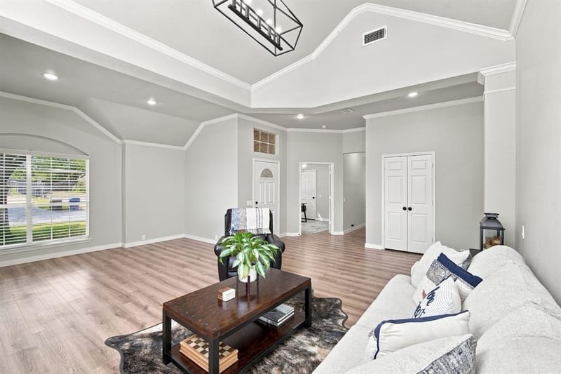 711 Coal Creek Drive, Mansfield TX 76063 - Photo 6