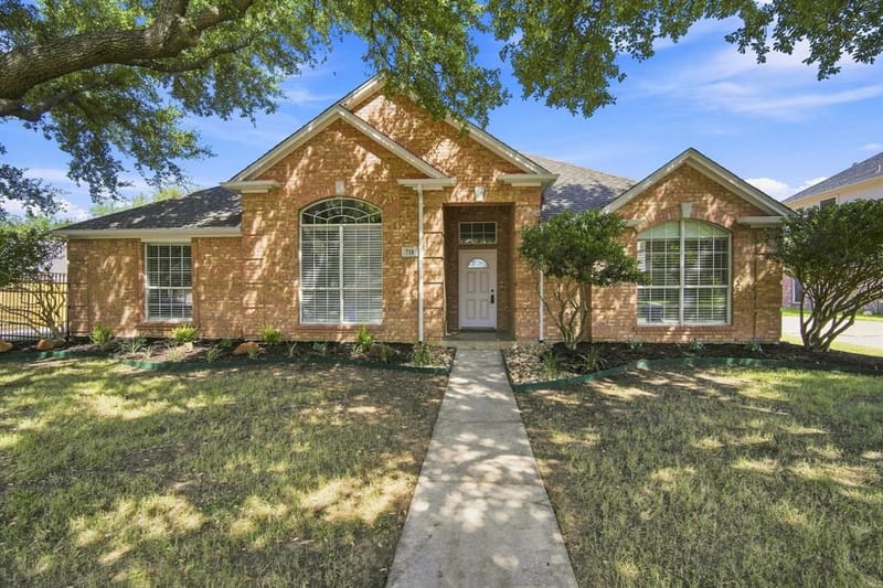 711 Coal Creek Drive, Mansfield TX 76063