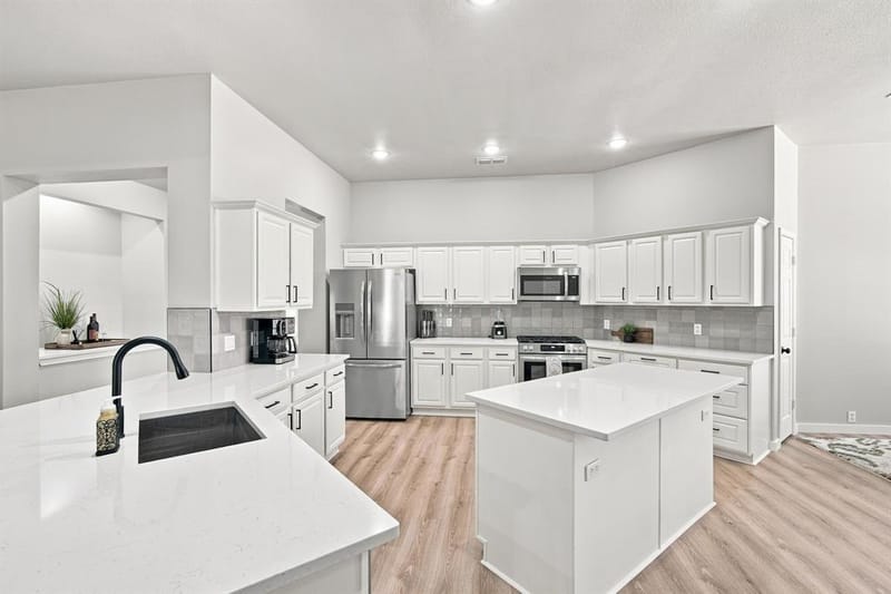 711 Coal Creek Drive, Mansfield TX 76063 - Photo 11