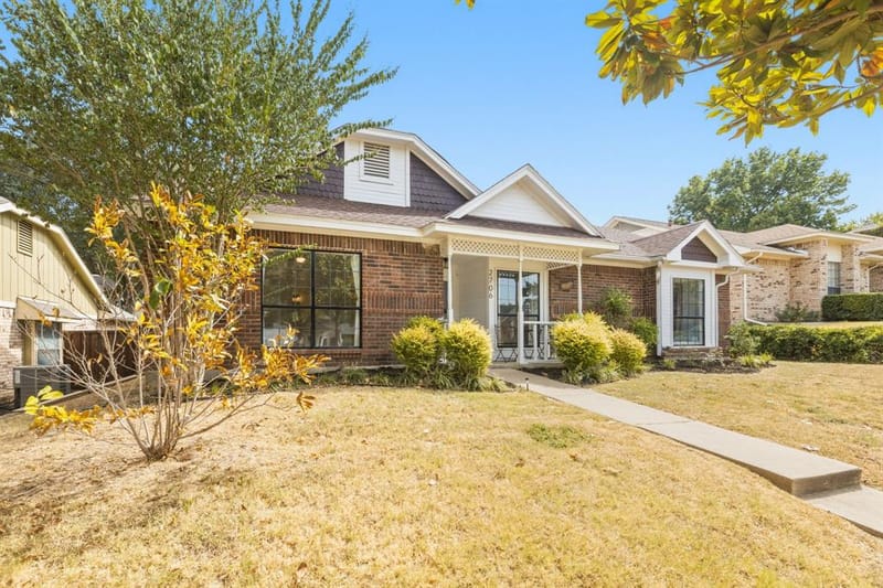 2706 Collins Boulevard, Garland TX 75044 - Photo 2