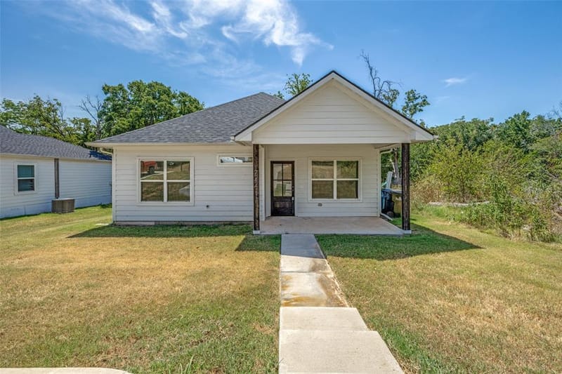 722 E Woodard Street, Denison TX 75021