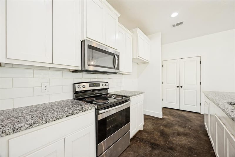722 E Woodard Street, Denison TX 75021 - Photo 8