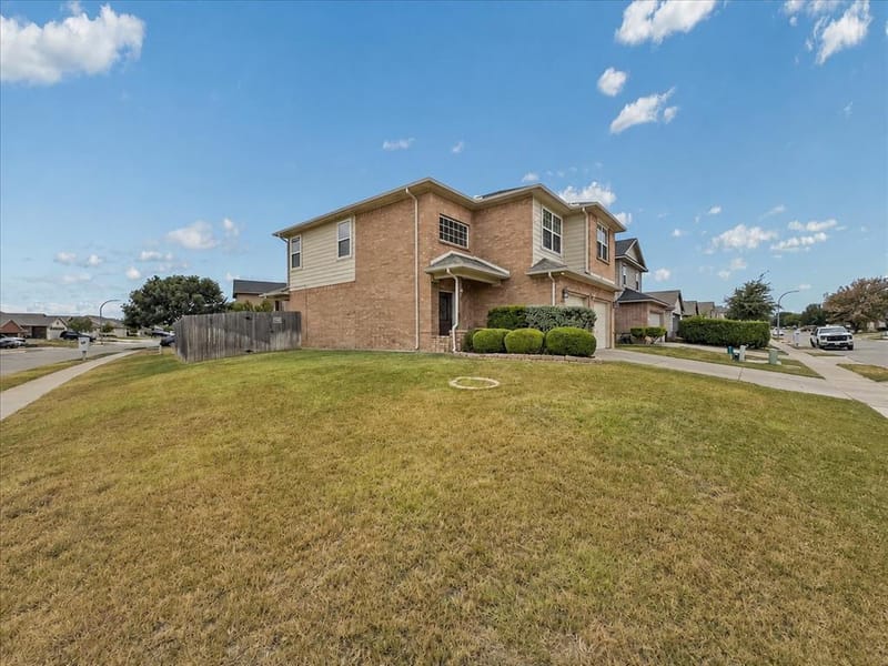 5701 Parkview Hills Lane, Fort Worth TX 76179 - Photo 2