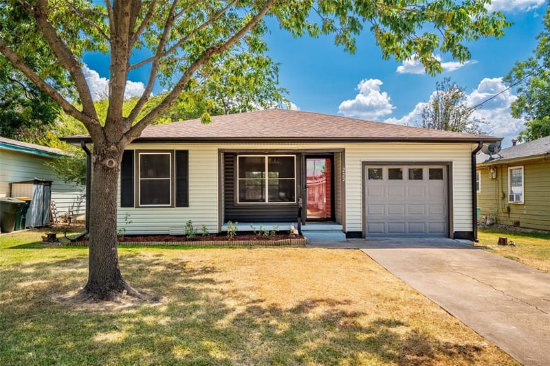 222 W Wilson Avenue, Sherman TX 75090