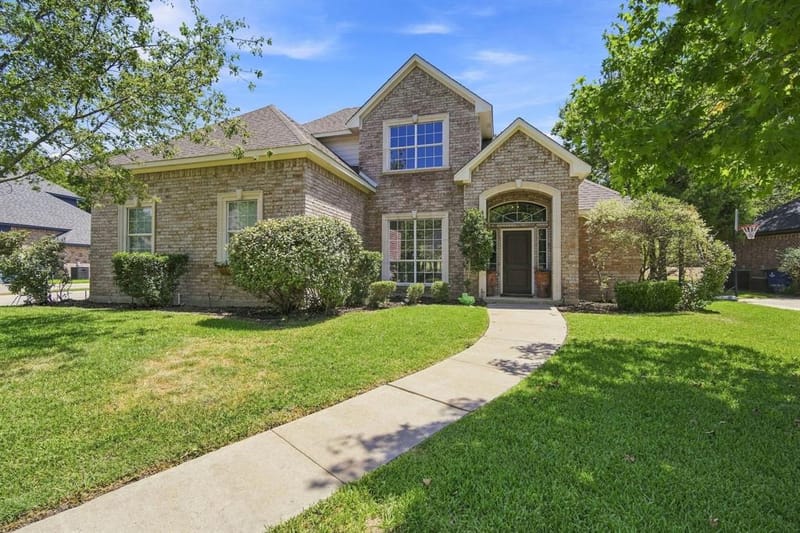 1207 Oak Creek Drive, Ennis TX 75119