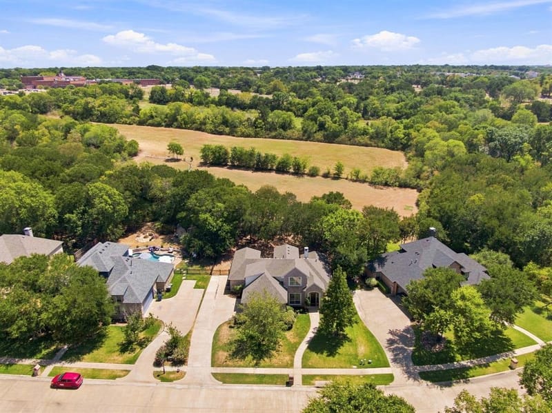 1207 Oak Creek Drive, Ennis TX 75119 - Photo 9
