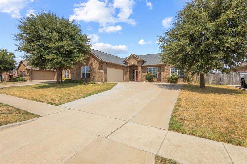 302 Kaylee Way, Red Oak TX 75154 - Photo 2