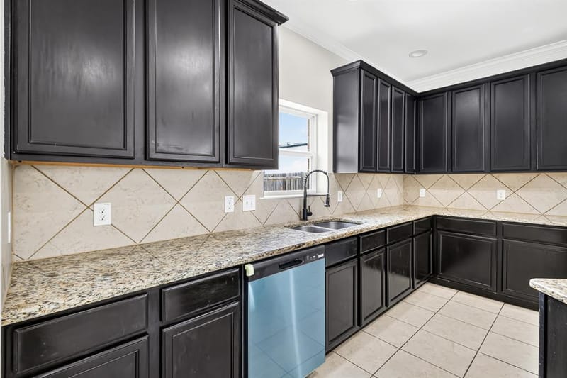 302 Kaylee Way, Red Oak TX 75154 - Photo 8