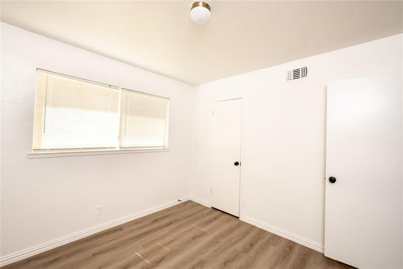 2221 Marilyn Lane, Arlington TX 76010 - Photo 8