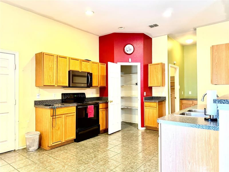 193 Rolling Court, Lancaster TX 75146 - Photo 24