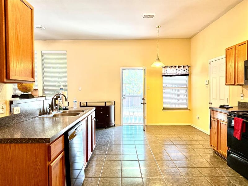 193 Rolling Court, Lancaster TX 75146 - Photo 25
