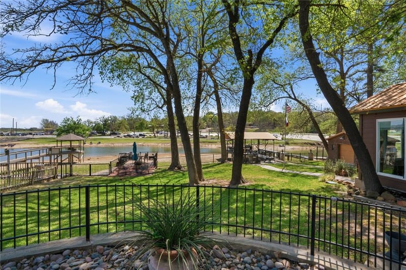 108 Marina View Court, Weatherford TX 76087 - Photo 3