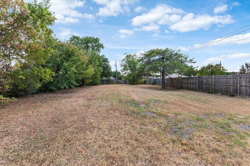 2801 Crystal Drive, Balch Springs TX 75180