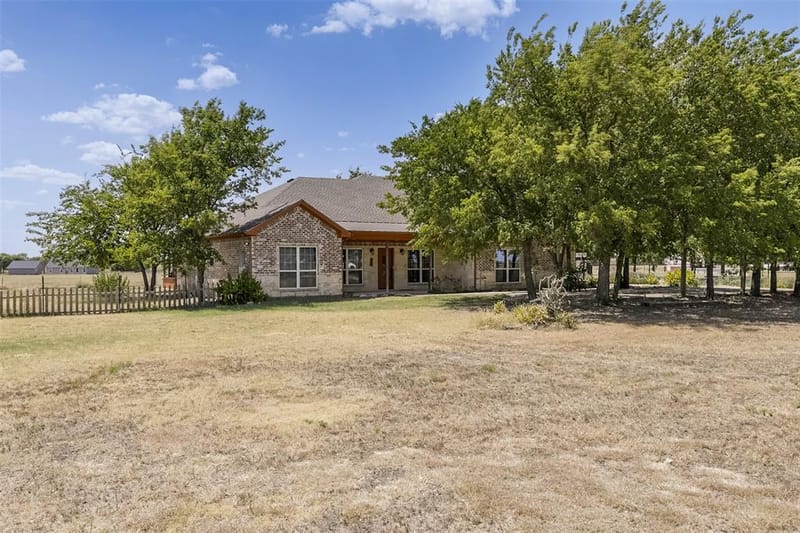 401 Carter Road, Italy TX 76651