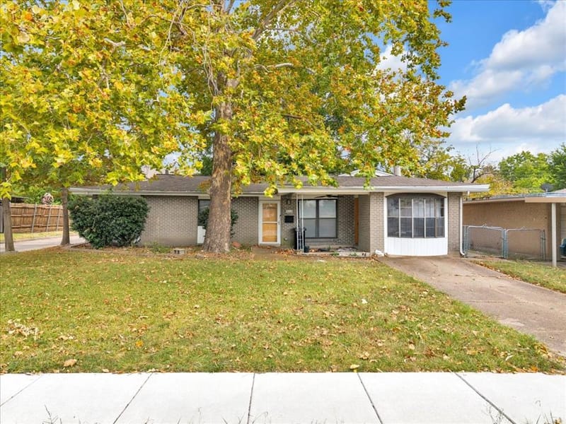812 W Grubb Drive, Mesquite TX 75149