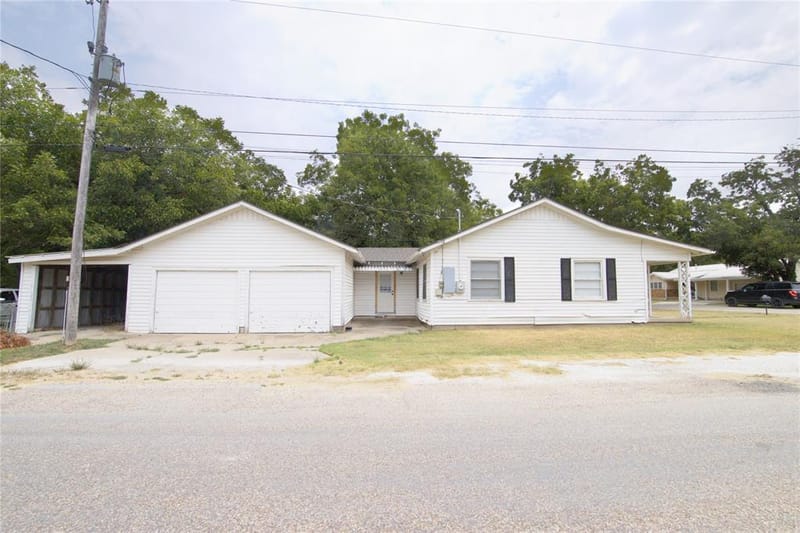 101 Easy Street, Valley Mills TX 76689 - Photo 2