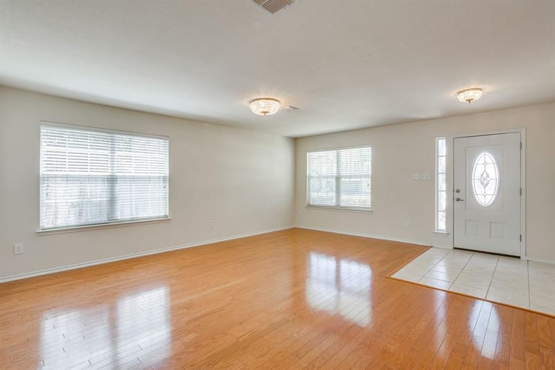 4205 Bayside Court, Arlington TX 76016 - Photo 2
