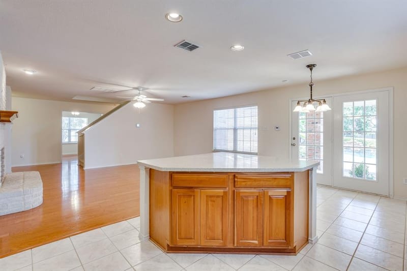4205 Bayside Court, Arlington TX 76016 - Photo 6