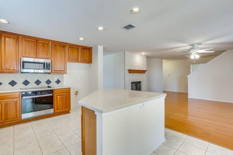 4205 Bayside Court, Arlington TX 76016 - Photo 7