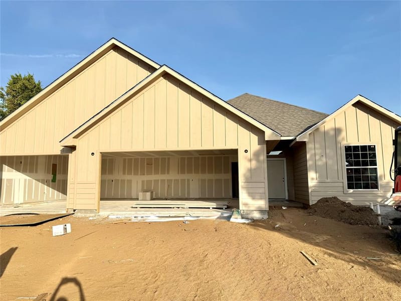 105 Shoshone Cove, Lake Kiowa TX 76240