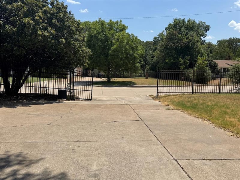 2108 Barron Lane, Fort Worth TX 76112 - Photo 21