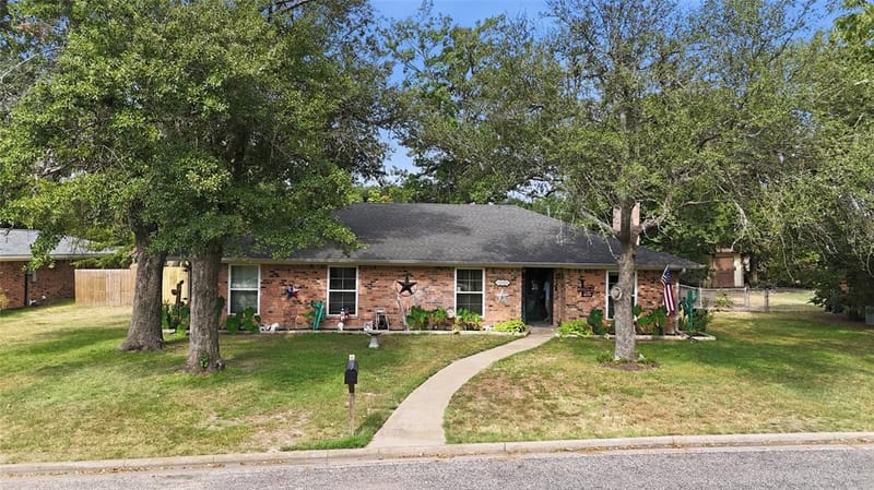 3016 Arapaho Road, Commerce TX 75428