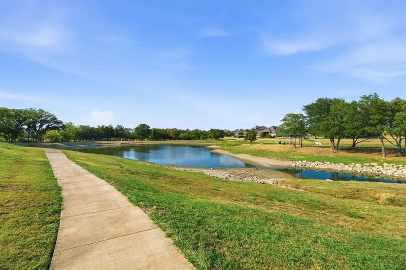 15021 Ravens Way, Fort Worth TX 76262 - Photo 32
