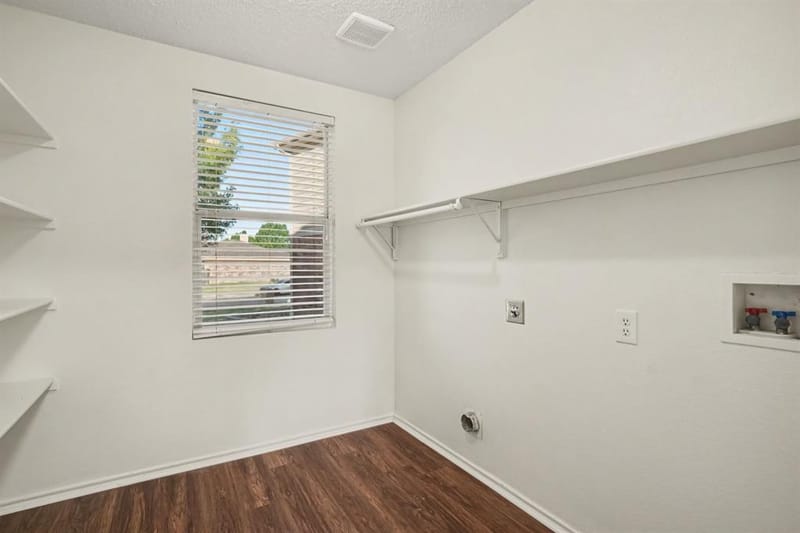 1404 Sunflower Court, Burleson TX 76028 - Photo 8