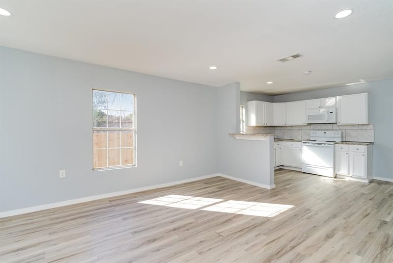 4739 Stokes Street, Dallas TX 75216 - Photo 3