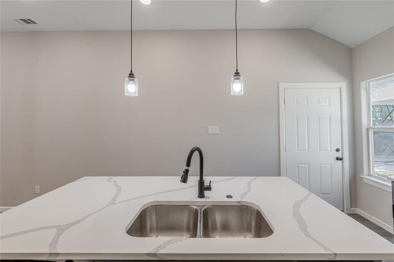 3627 Havana Street, Dallas TX 75215 - Photo 3
