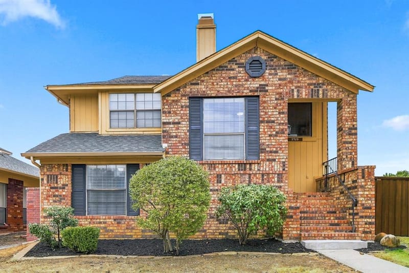2923 Menlo Park Lane, Carrollton TX 75007