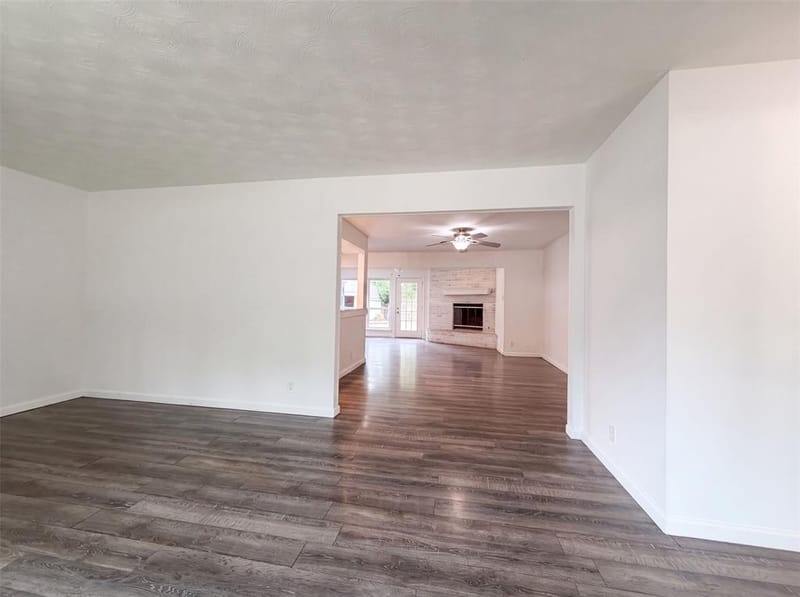 1805 Brookview Drive, Arlington TX 76010 - Photo 7