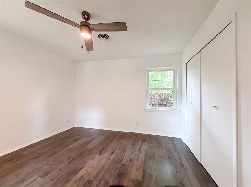 1805 Brookview Drive, Arlington TX 76010 - Photo 14