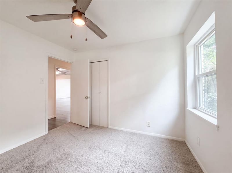 1805 Brookview Drive, Arlington TX 76010 - Photo 11